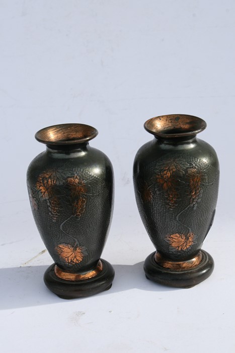 A pair of Chinese Foochow lacquer vases decorated with figures in a landscape, 31cms (12.25ins) high - Image 8 of 15