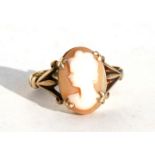 A 9ct gold cameo ring, approx UK size 'O'.