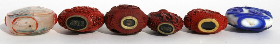 A group of six Chinese snuff bottles, to include two Peking glass snuff bottles and four cinnabar - Image 2 of 5