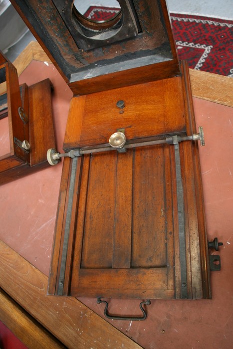 The mahogany body of a large wet plate studio portrait camera.Condition Report Inside diameter of - Image 9 of 14