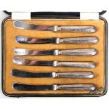 A cased set of silver handled tea knives, Sheffield 1922