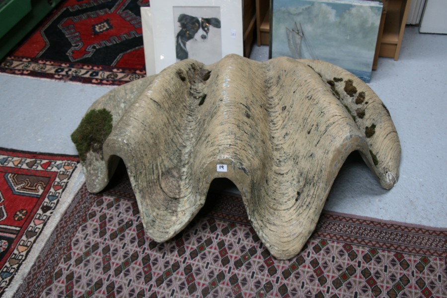 A large fibreglass clam shell, purportedly used in a James Bond film, 137cms (54ins) wide. - Image 4 of 5