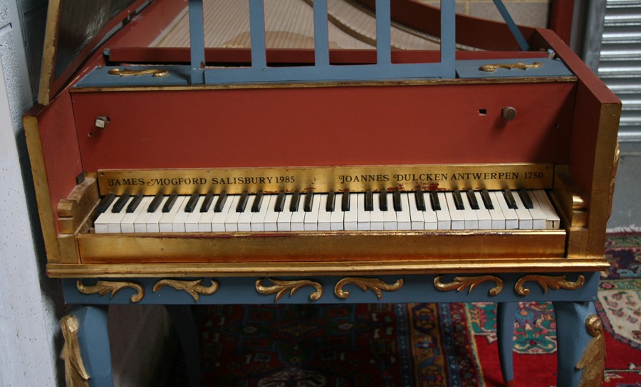 An 18th century style single manual harpsichord replica based on Joannes Dulcken's (Atwerpen) - Image 25 of 27