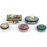 A group of late 18th / early 19th century Bilston enamel patch boxes, the largest 6.5cm (2.5ins)