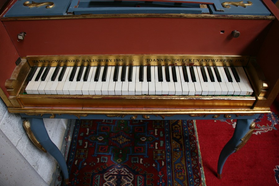 An 18th century style single manual harpsichord replica based on Joannes Dulcken's (Atwerpen) - Image 26 of 27
