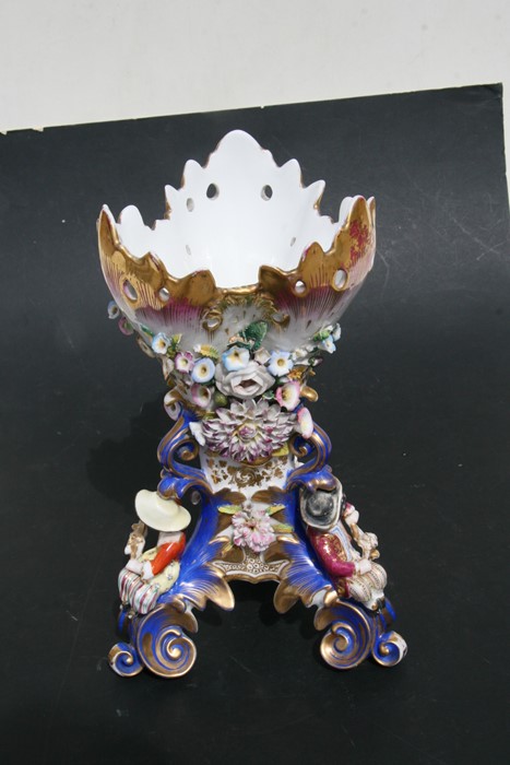 A Jacob Petit continental porcelain centrepiece, with applied floral decoration and figures to the - Image 6 of 9