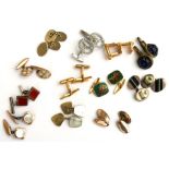 A quantity of gentleman's vintage cufflinks.