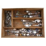 A quantity of souvenir collectors spoons.
