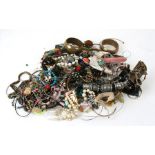 A quantity of costume jewellery.