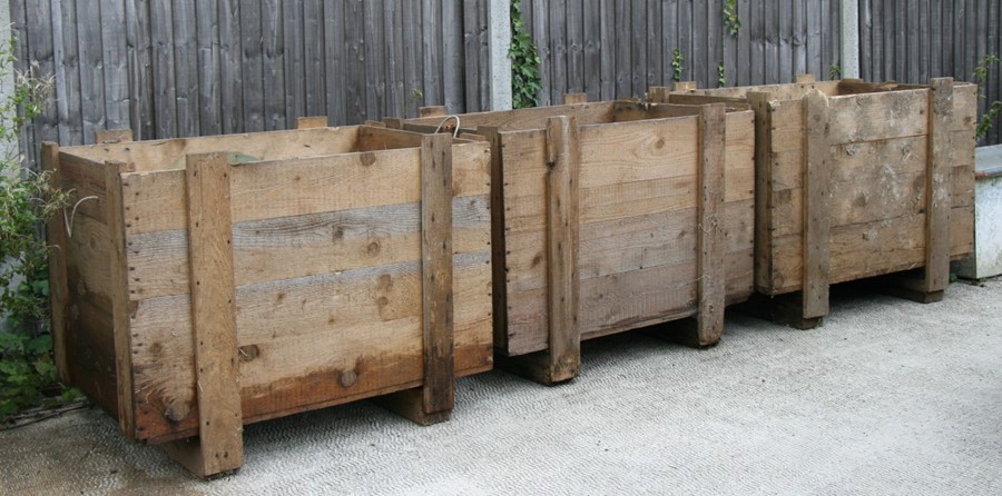 Three pine packing crates, each 98cms (38.5ins) wide.