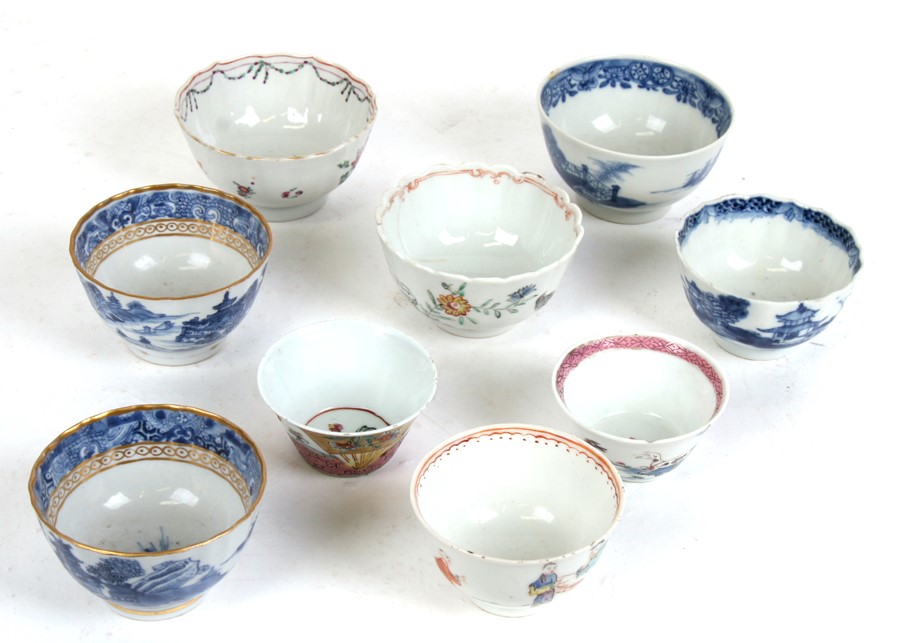 A group of 18th and 19th century Chinese tea bowls, including blue & white and famille rose - Image 2 of 2