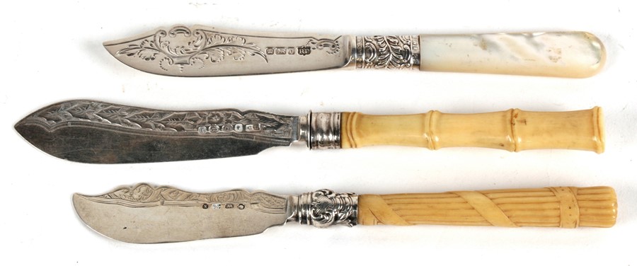 Two Victorian silver bladed preserve knives; together with an Edwardian example, the largest 17.5cms