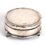 A George V silver trinket box, Sheffield 1911 with Walker & Hall makers mark, 8cms (3ins) diameter.
