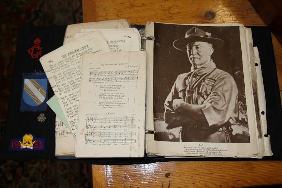 A large collection of items relating to the Girl Guides, including badges, post cards and - Image 4 of 8