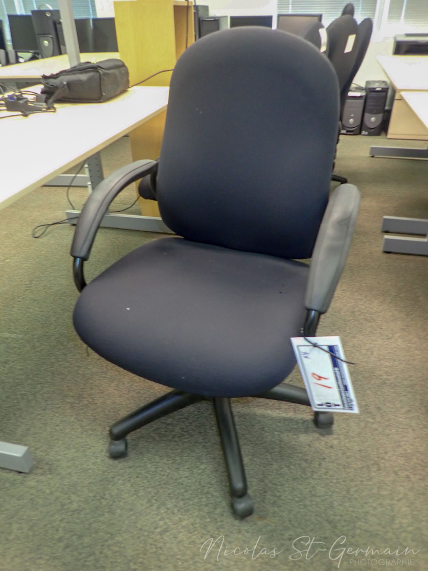 OFFICE CHAIRS (BLACK) / CHAISES