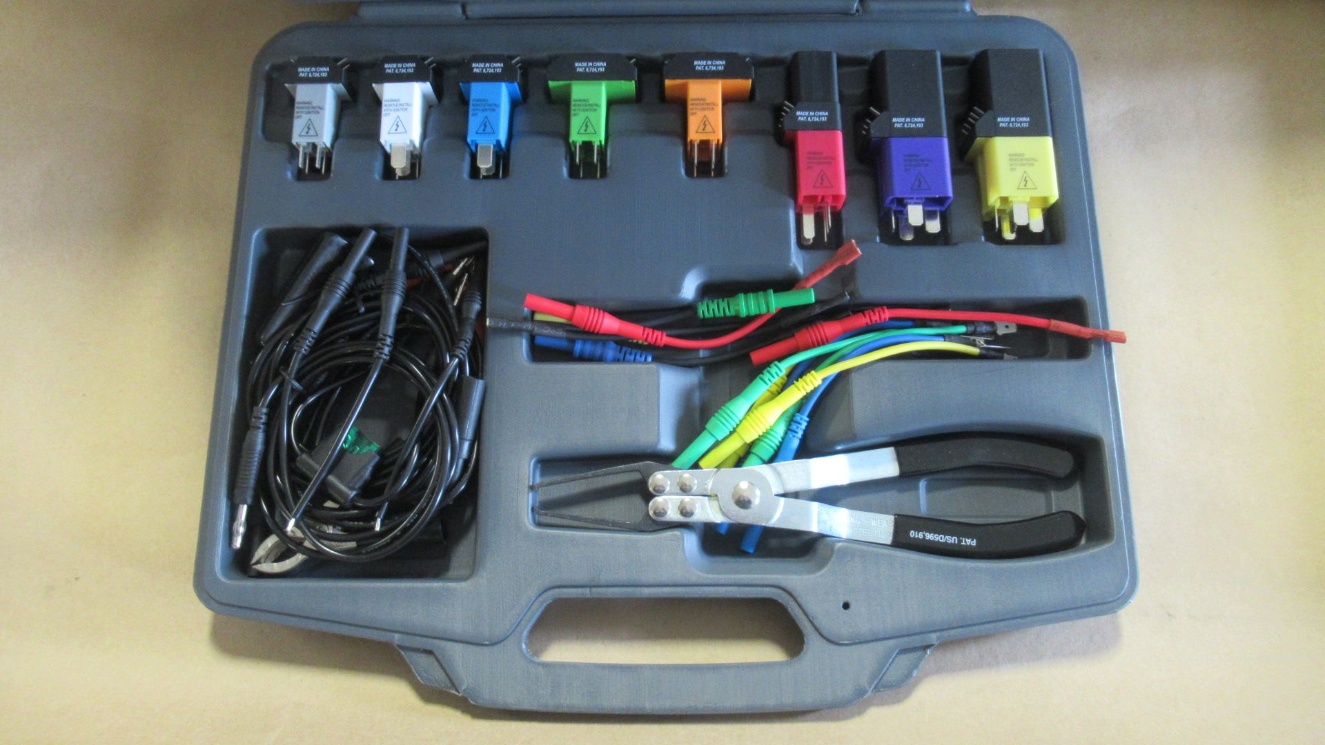 TROUSSE DE VERIFICATION DE RELAIS ET CIRCUITS 'LISLE' 69300