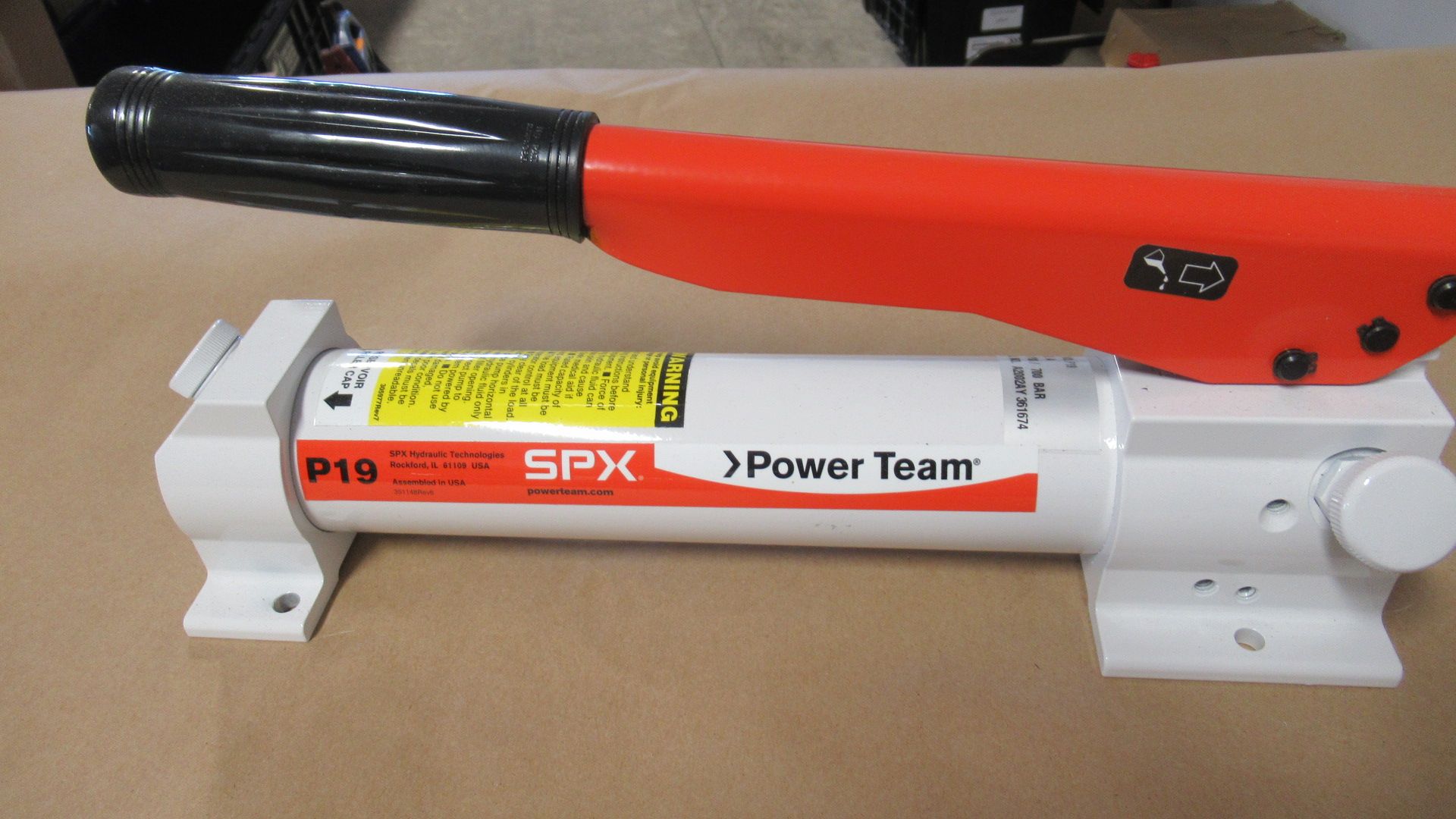 HAND PUMP 2-SPD .076-.305 CU IN/STROKE SPX P19