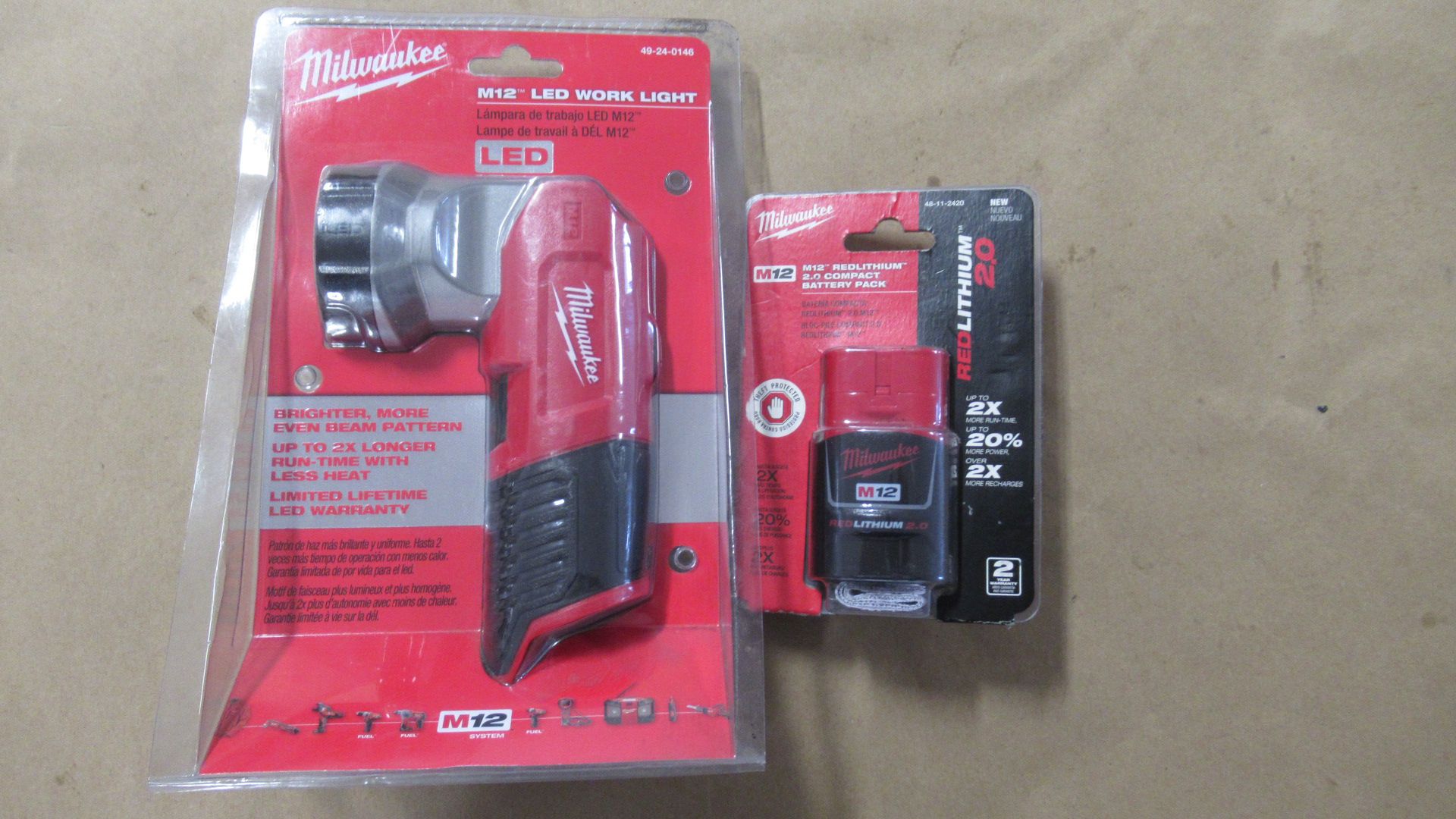 M12 LED LAMPE DE TRAVAIL MILWAUKEE 49-24-0146 AVEC BATTERIE 48-11-2420