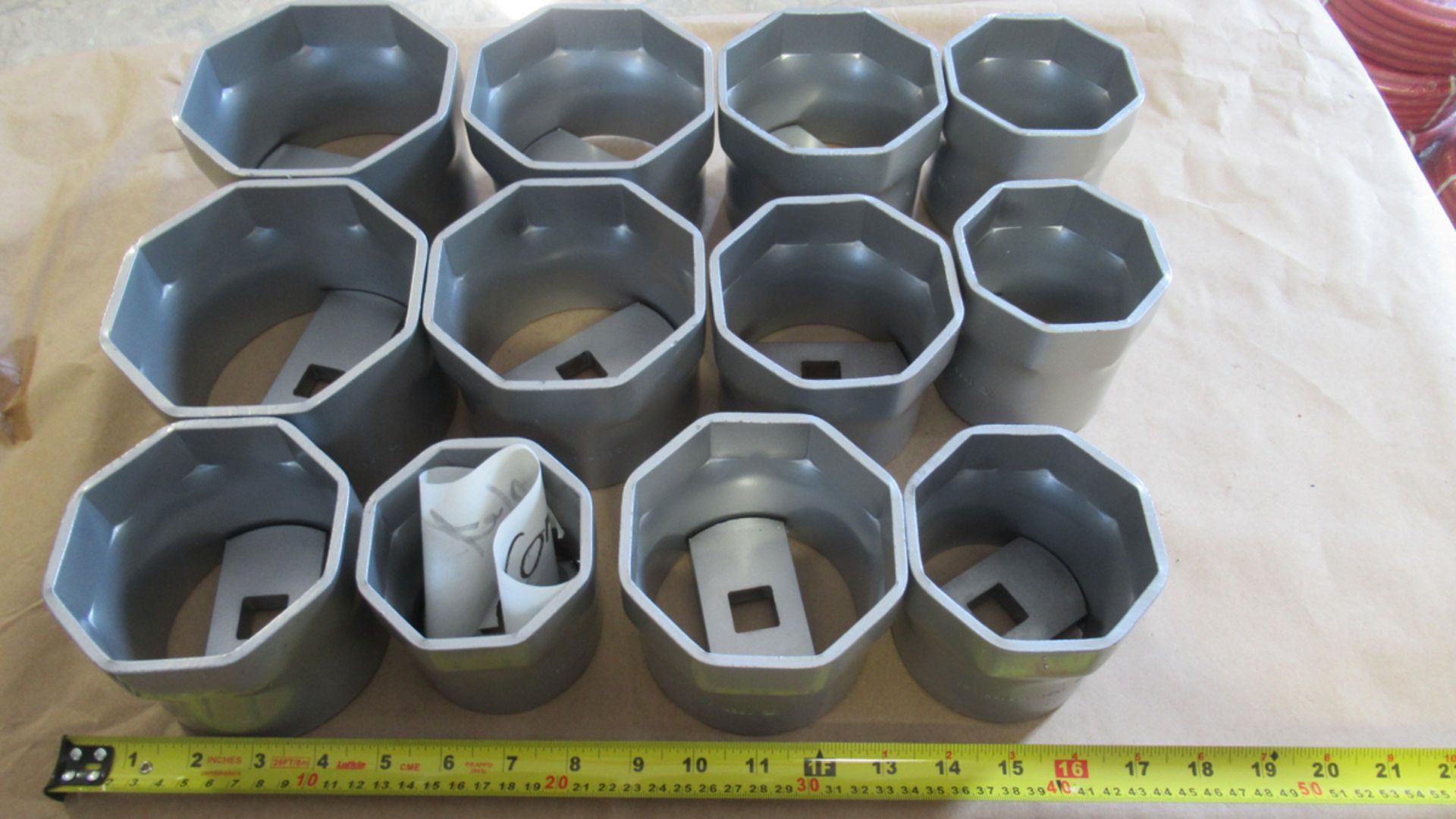 12 PC DOUILLES POUR CAMIONS 8pt (3",3-1/4",3-3/8",3-1/2",3-3/4",3-7/8",3-13/16",4-1/8",4-3/8",4-1/