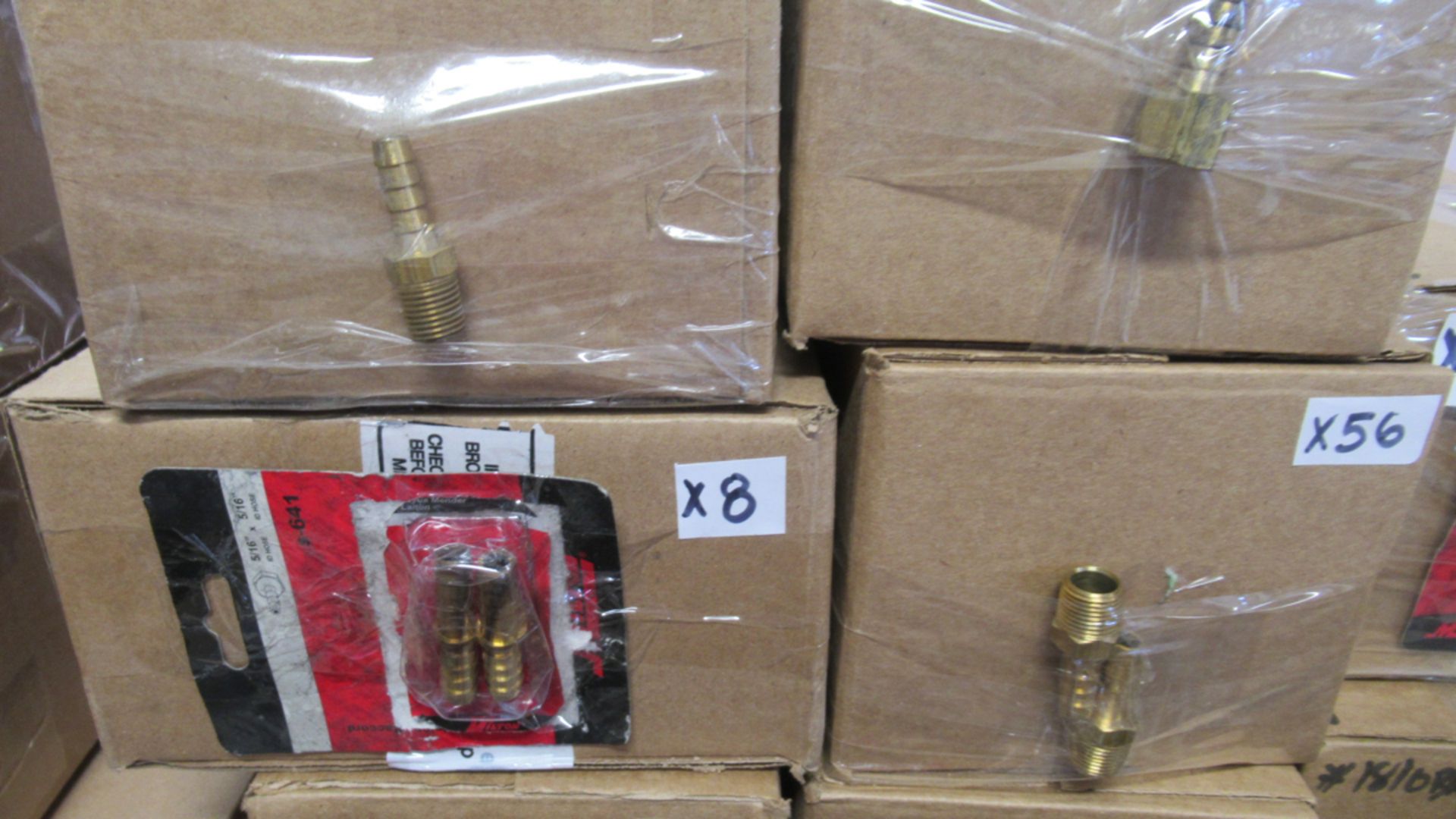 LOT DE 1500 PC APPROX PLUGS & COUPLERS ASST MILTON - Image 4 of 9