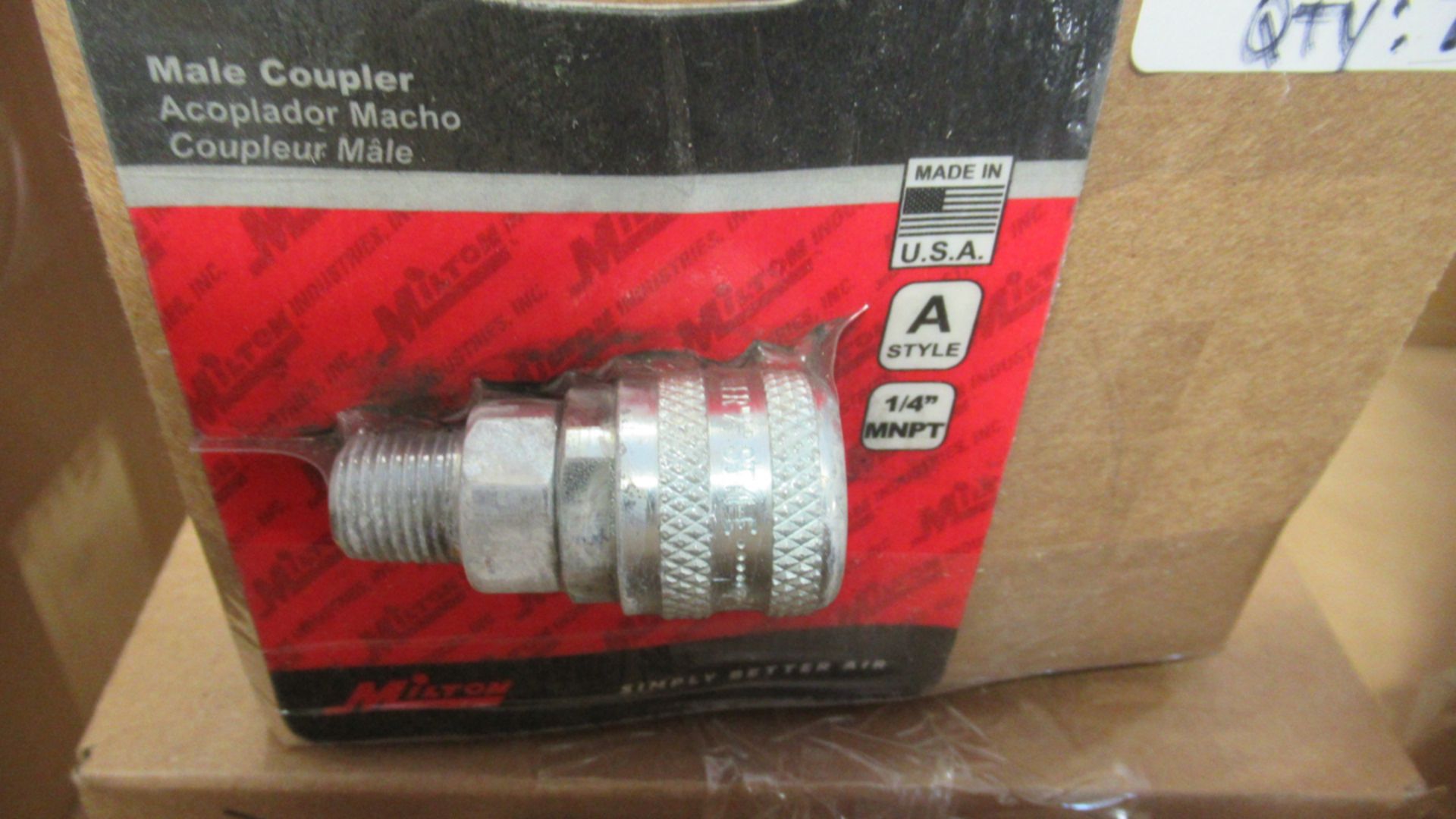 LOT DE 1500 PC APPROX PLUGS & COUPLERS ASST MILTON - Image 7 of 9