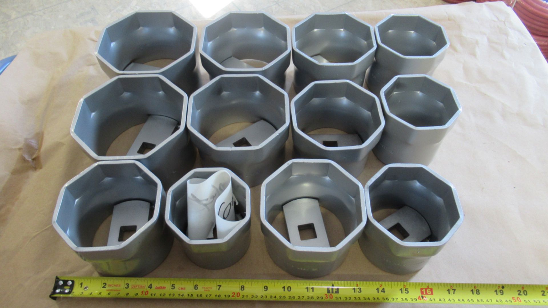 12 PC DOUILLES POUR CAMIONS 8pt (3",3-1/4",3-3/8",3-1/2",3-3/4",3-7/8",3-13/16",4-1/8",4-3/8",4-1/