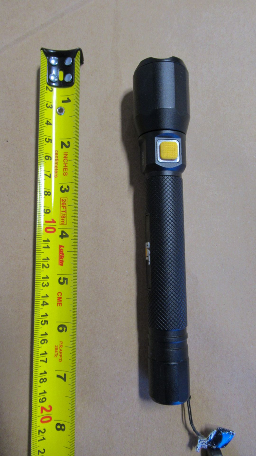 LAMPE DE POCHE/ FLASHLIGHT COB 120 LUMENS LED CAT CT2101 (SANS EMBALLAGE)