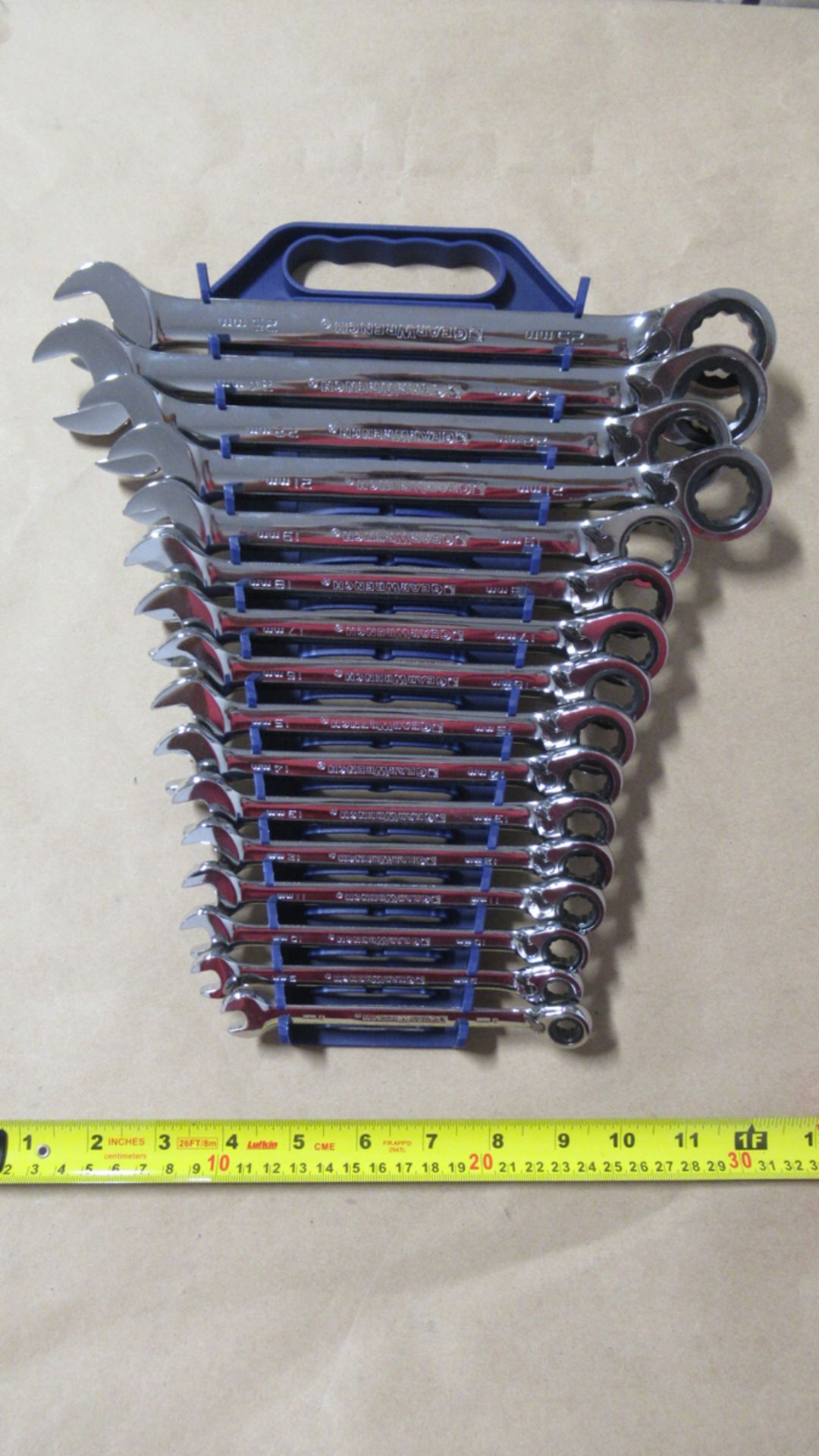 16 PC METRIC 8-25mm REVERSIBLE RATCHETING WRENCH SET GW 9602N