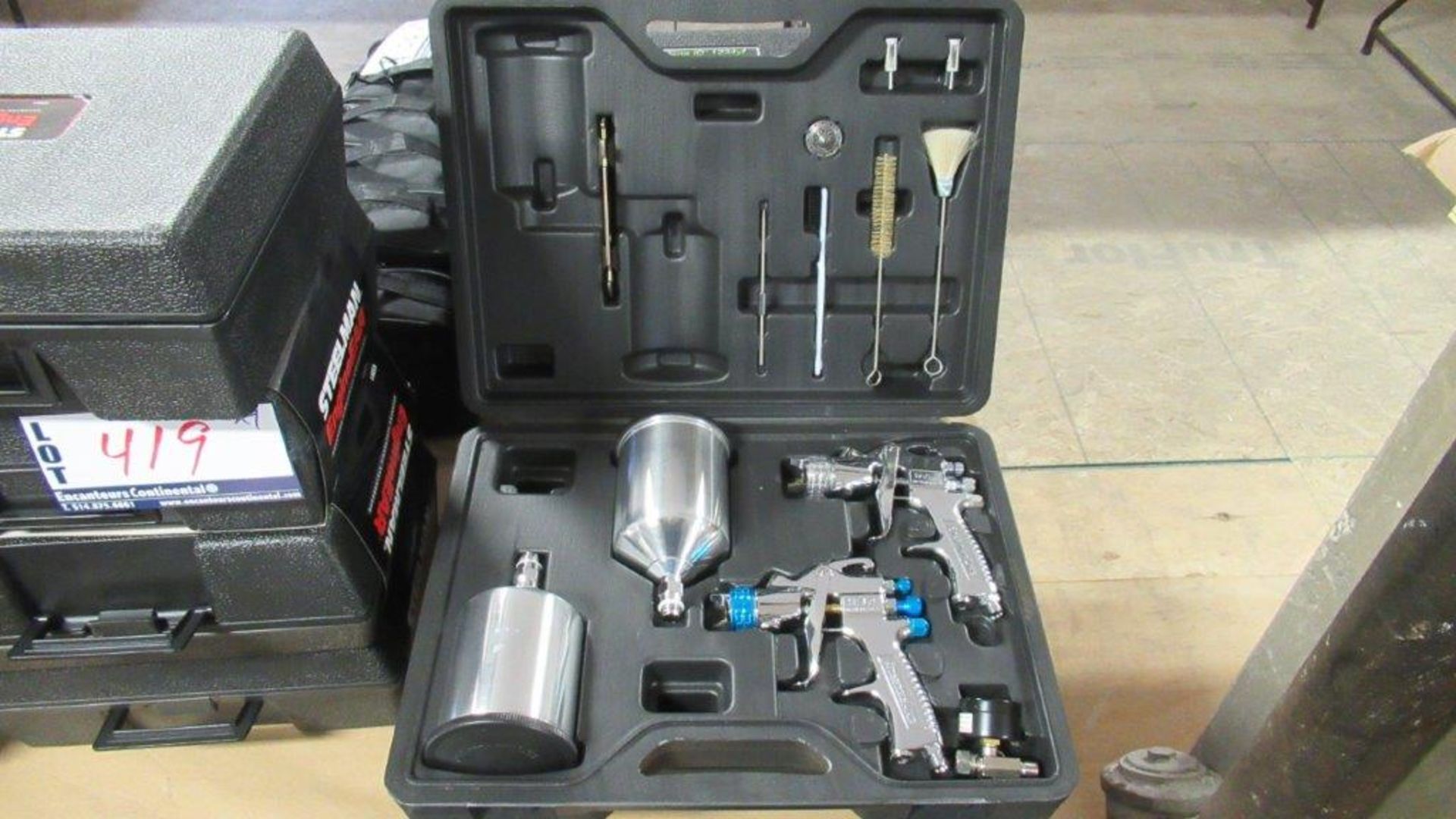 PAINT GUN KIT: FULL SIZE & TOUCH UP GUNS W/ ACCESS. DEVILBISS HVLP