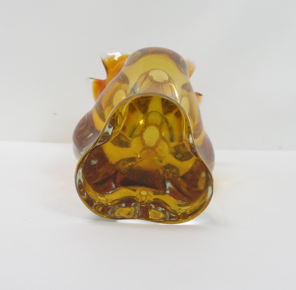 A 1970's Murano amber vase, 24cm high - Image 5 of 8