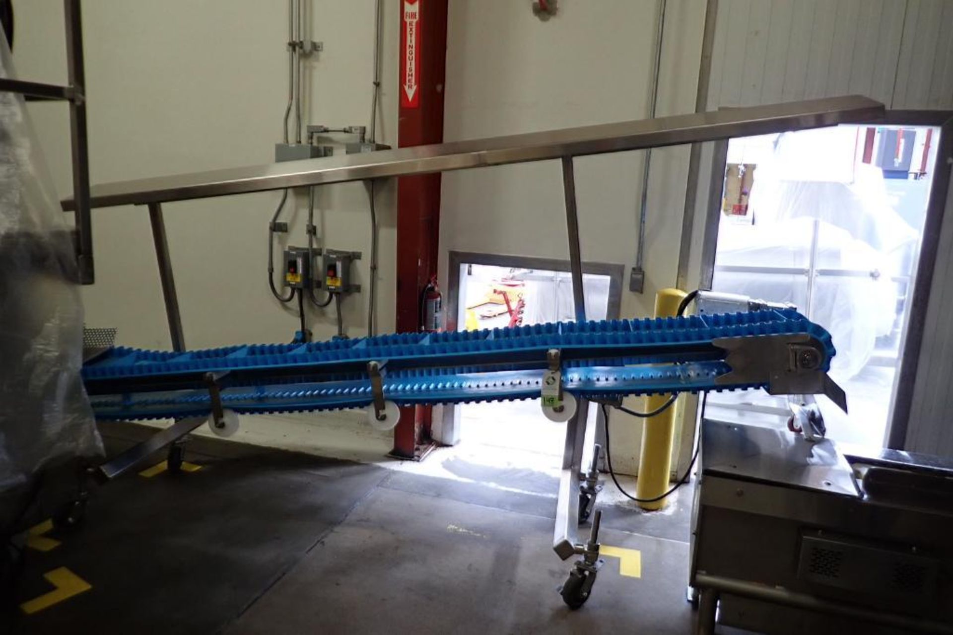 SS incline blue cleated belt conveyor, 14 ft. long x 12 in. wide, 24 in. infeed x 50 in. discharge, - Image 2 of 8