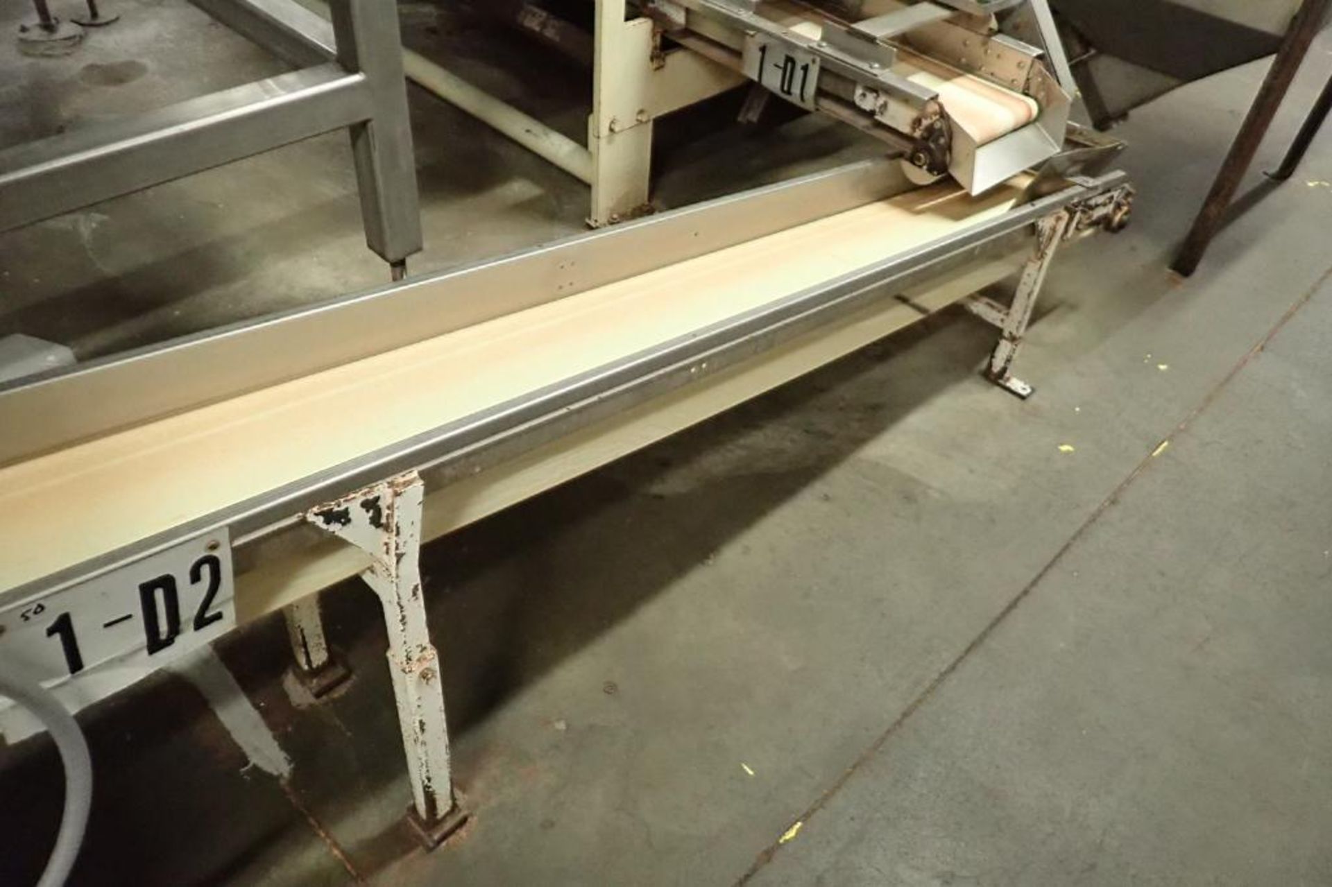 Incline belt conveyor, 10 ft. long x 12 in. wide x 16 in. infeed x 32 in. discharge, mild steel fram - Image 3 of 6