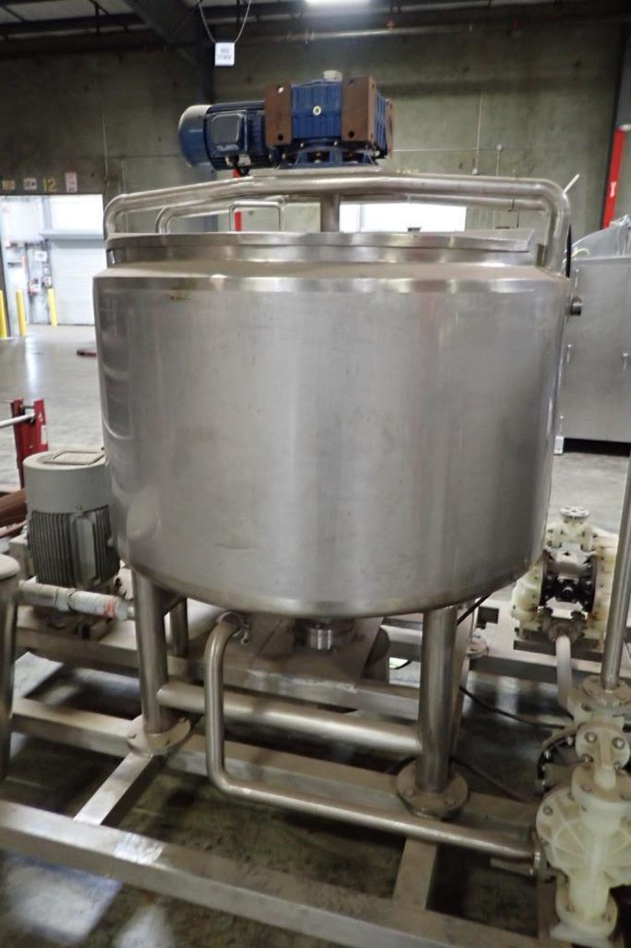 Unused stainless steel skid mounted: (1) jacketed 800 liter emulsifier with top agitation, (1) 800 l - Image 10 of 27