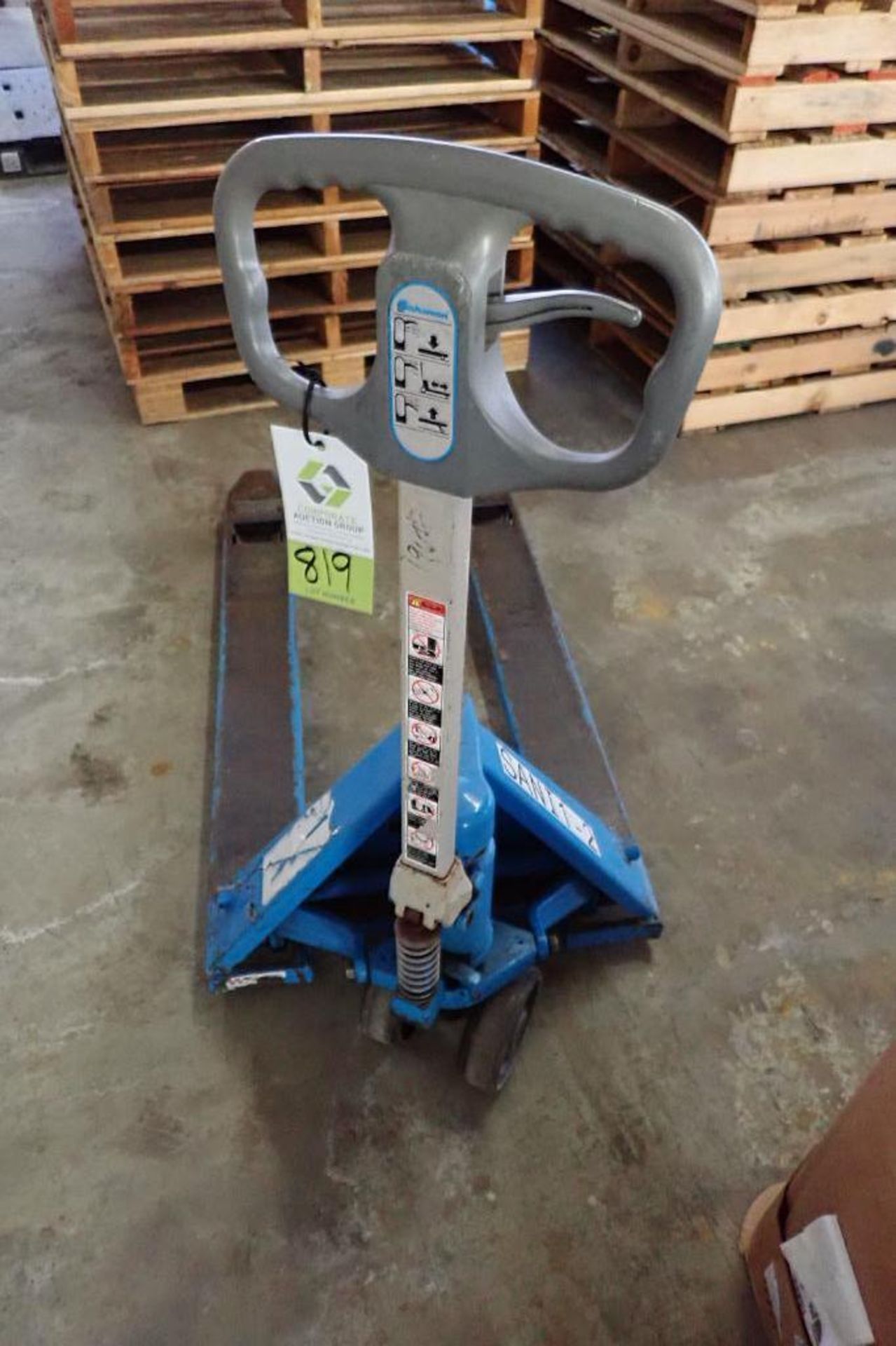 Bishamon hydraulic pallet jack, Model BS55, SN 11120520, 5500 lbs. capacity, blue. **Rigging Fee: $1 - Image 4 of 5