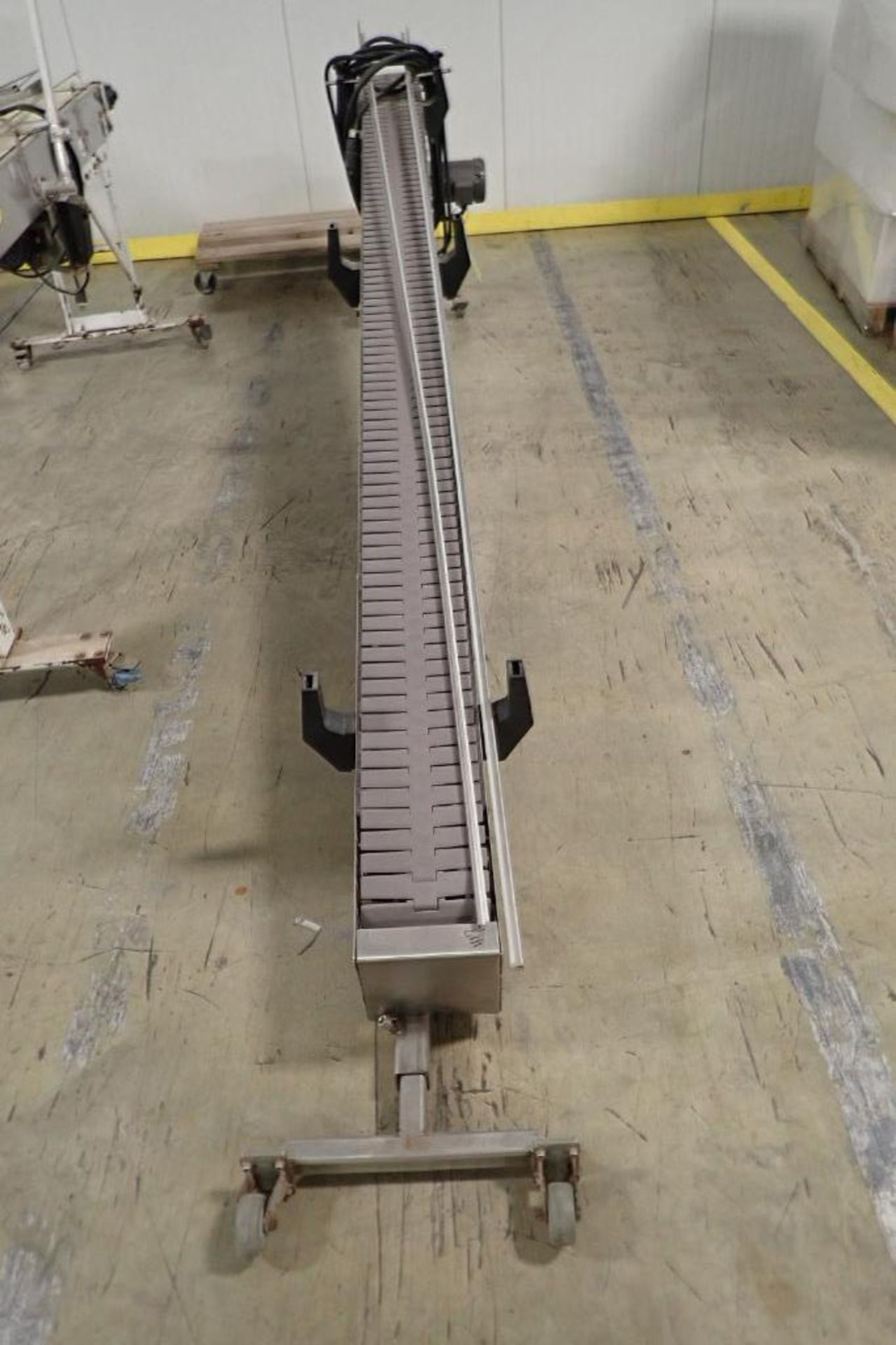 Mild steel incline conveyor, 128 in. long x 7.5 in. plastic table top chain belt, 36 in. discharge h - Image 2 of 5