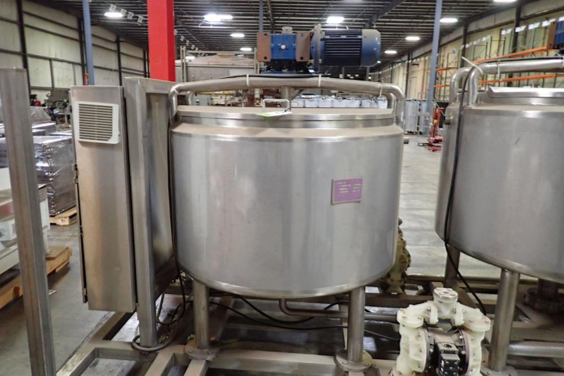 Unused stainless steel skid mounted: (1) jacketed 800 liter emulsifier with top agitation, (1) 800 l - Image 15 of 27
