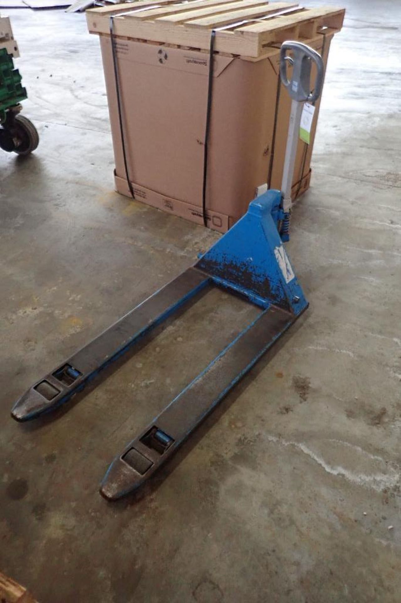 Bishamon hydraulic pallet jack, Model BS55, SN 11120520, 5500 lbs. capacity, blue. **Rigging Fee: $1 - Image 3 of 5
