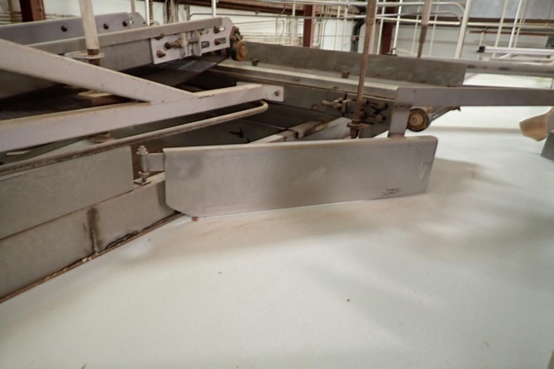 Rail-Conveyor SS belt conveyor, 50 ft. long x 30 in. wide, pneumatic product diverters, SS frame, su - Image 5 of 12