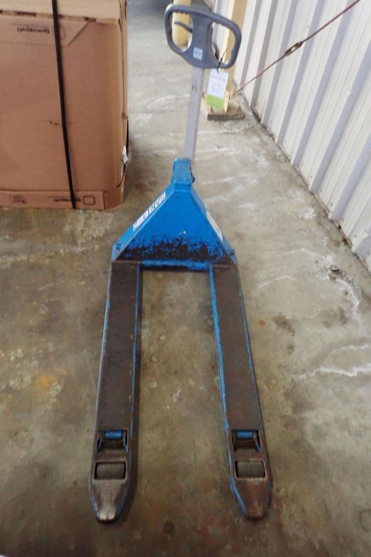 Bishamon hydraulic pallet jack, Model BS55, SN 11120520, 5500 lbs. capacity, blue. **Rigging Fee: $1 - Image 2 of 5
