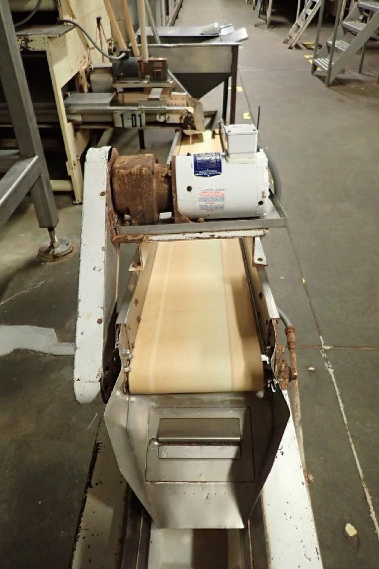 Incline belt conveyor, 10 ft. long x 12 in. wide x 16 in. infeed x 32 in. discharge, mild steel fram - Image 2 of 6