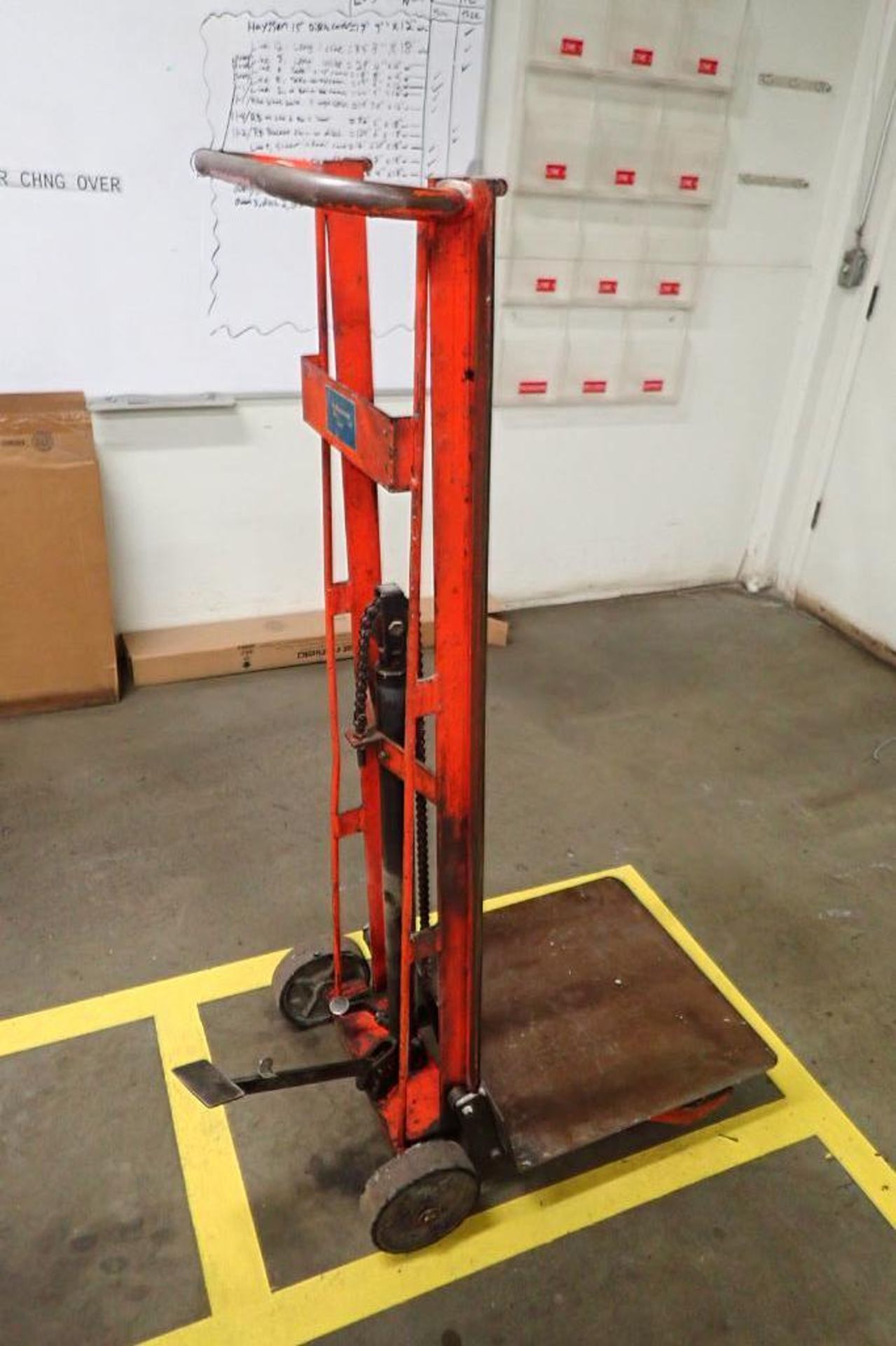 Wesco hydraulic foot powered die lift, Model DRL 54-2222-3W220, SN 53545, 750 lbs. capacity.. **Rigg