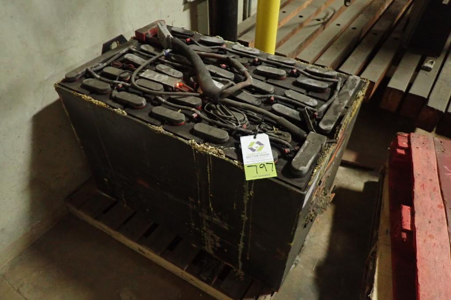 Daka 36 volt fork lift battery. **Rigging Fee: $75** - Image 2 of 5