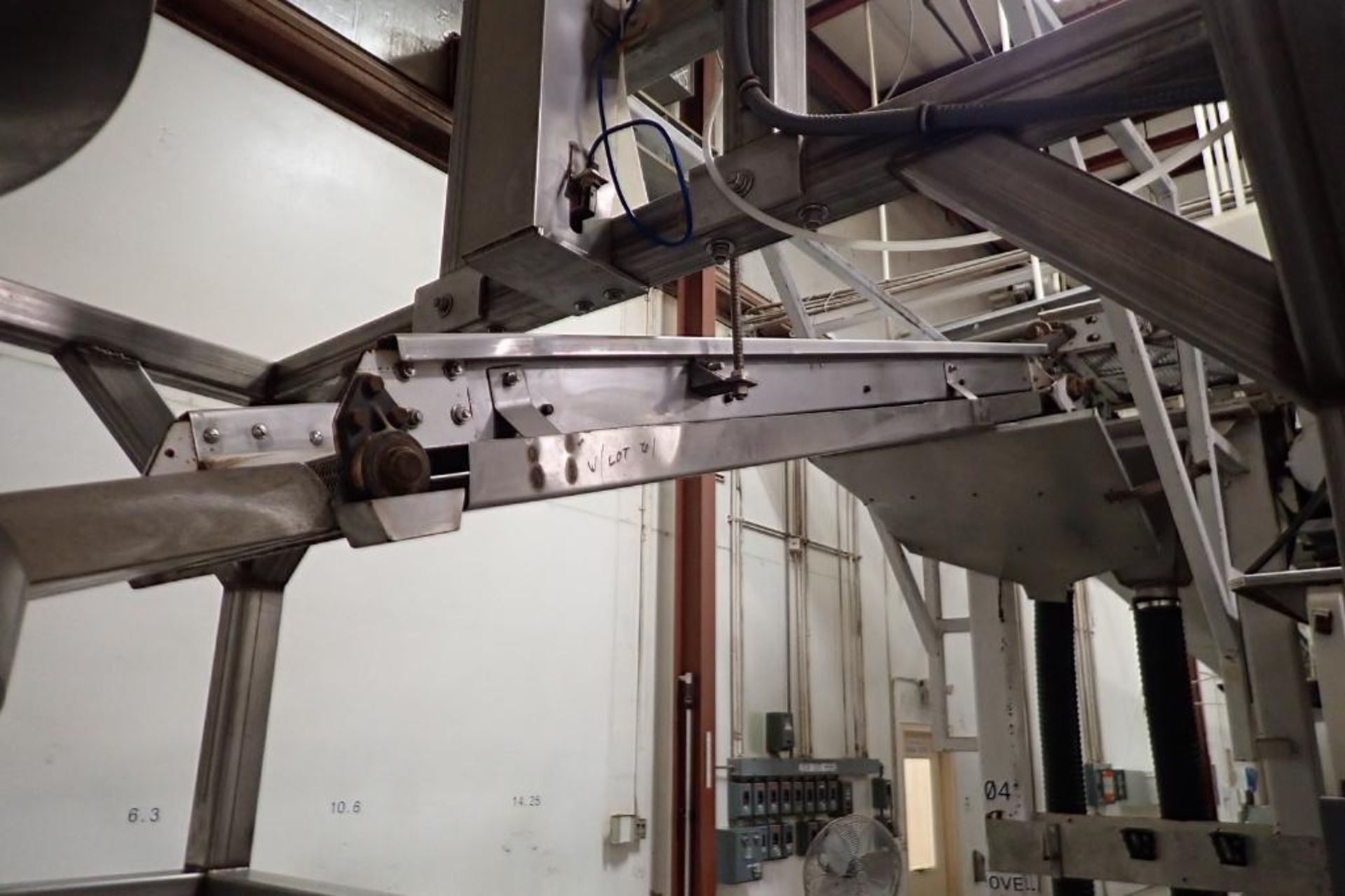 Allen SS hopper vibratory feeder system, mild steel frame, for filling bag in box. **Rigging Fee: $4 - Image 5 of 12