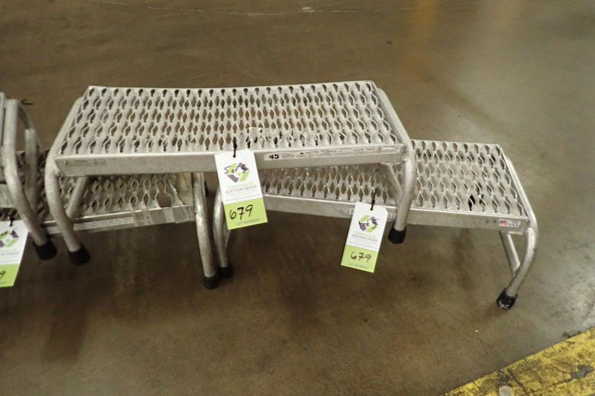 Cotterman aluminum 1-step portable step. **Rigging Fee: $10** - Image 2 of 7