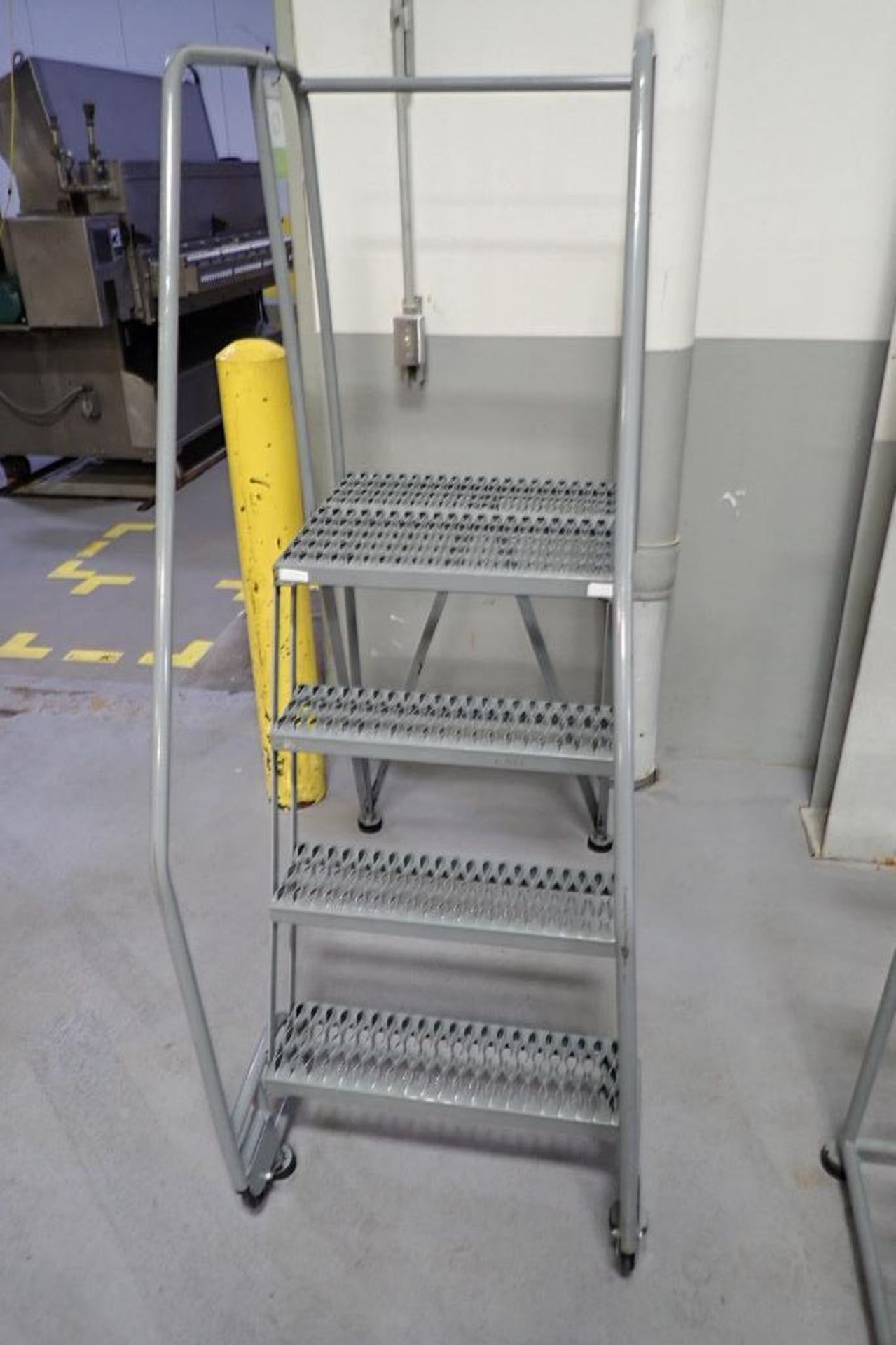 4-step Cotterman warehouse ladder. **Rigging Fee: $50** - Image 2 of 4
