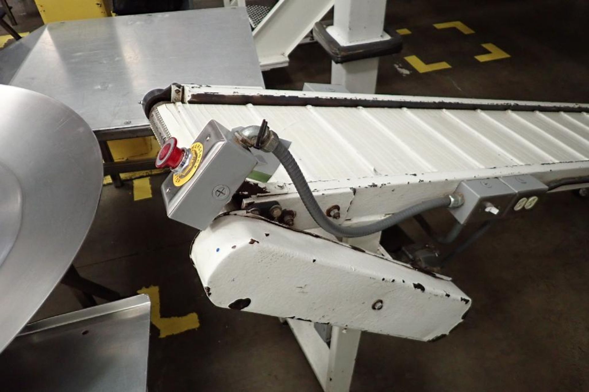 Incline rubber belt conveyor, cleated, 102 in. long x 12 in. wide, 48 in. discharge, mild steel fram - Image 2 of 6