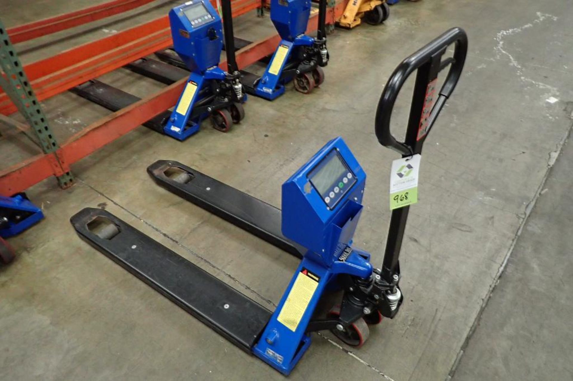Global Industrial hand pallet jack, SN 382336 with Mettler Toledo on board scale, 5000 lb capacity,