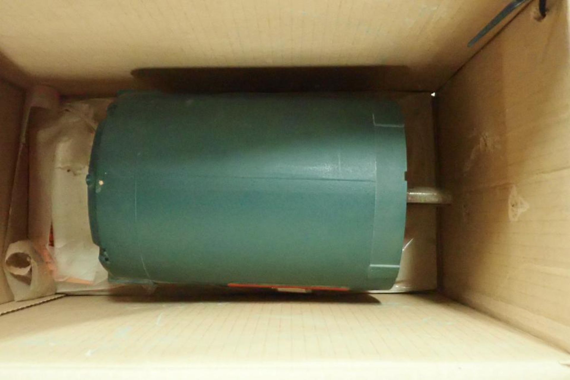 Unused Reliance Electric AC motor, 1/2 hp, 1140 rpm, Frame FB56C, 208-230 volt, 3 ph.. **Rigging Fee