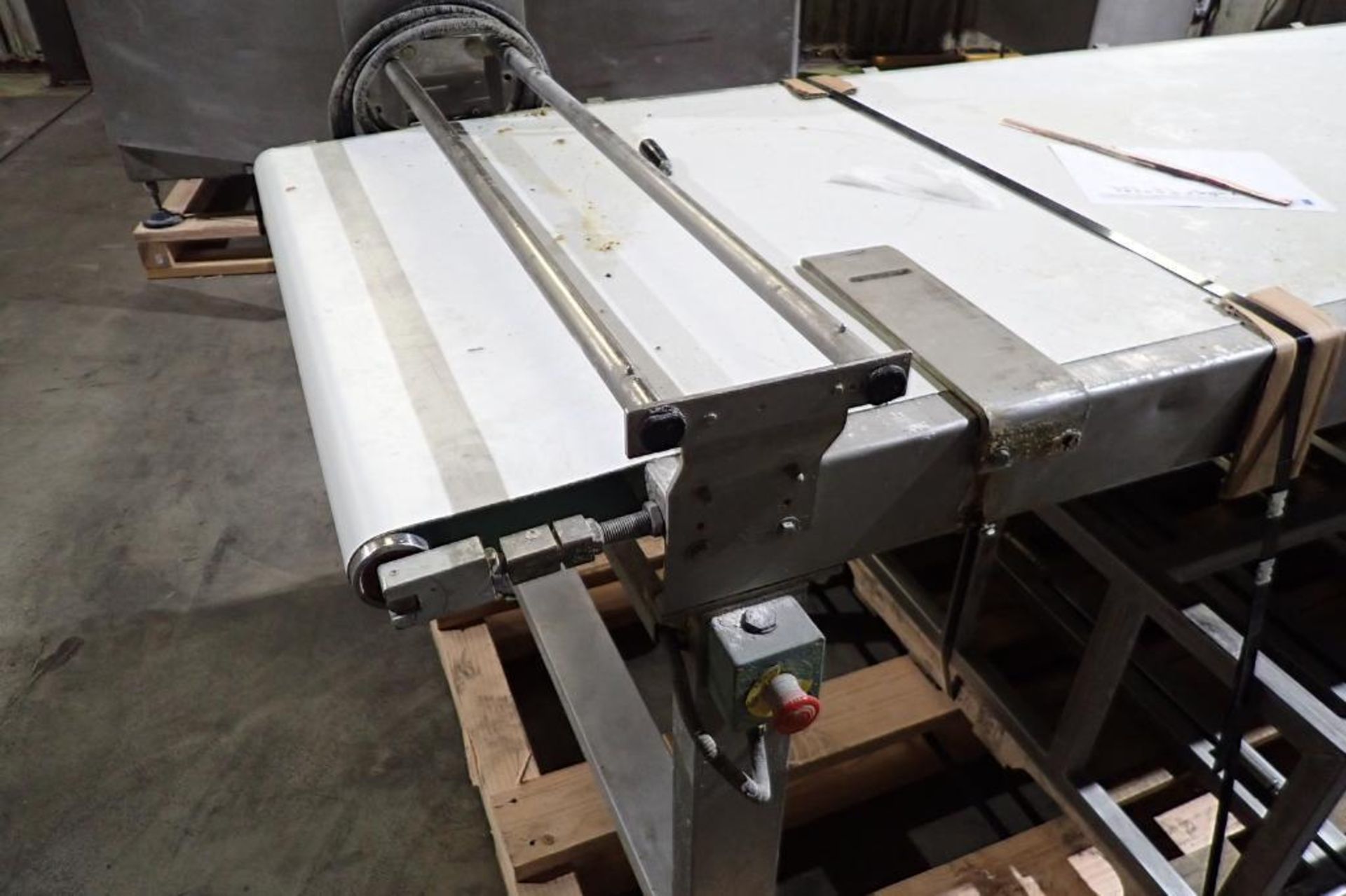 Canol makeup conveyor bed. (Located in Lodi, CA) - Image 7 of 8