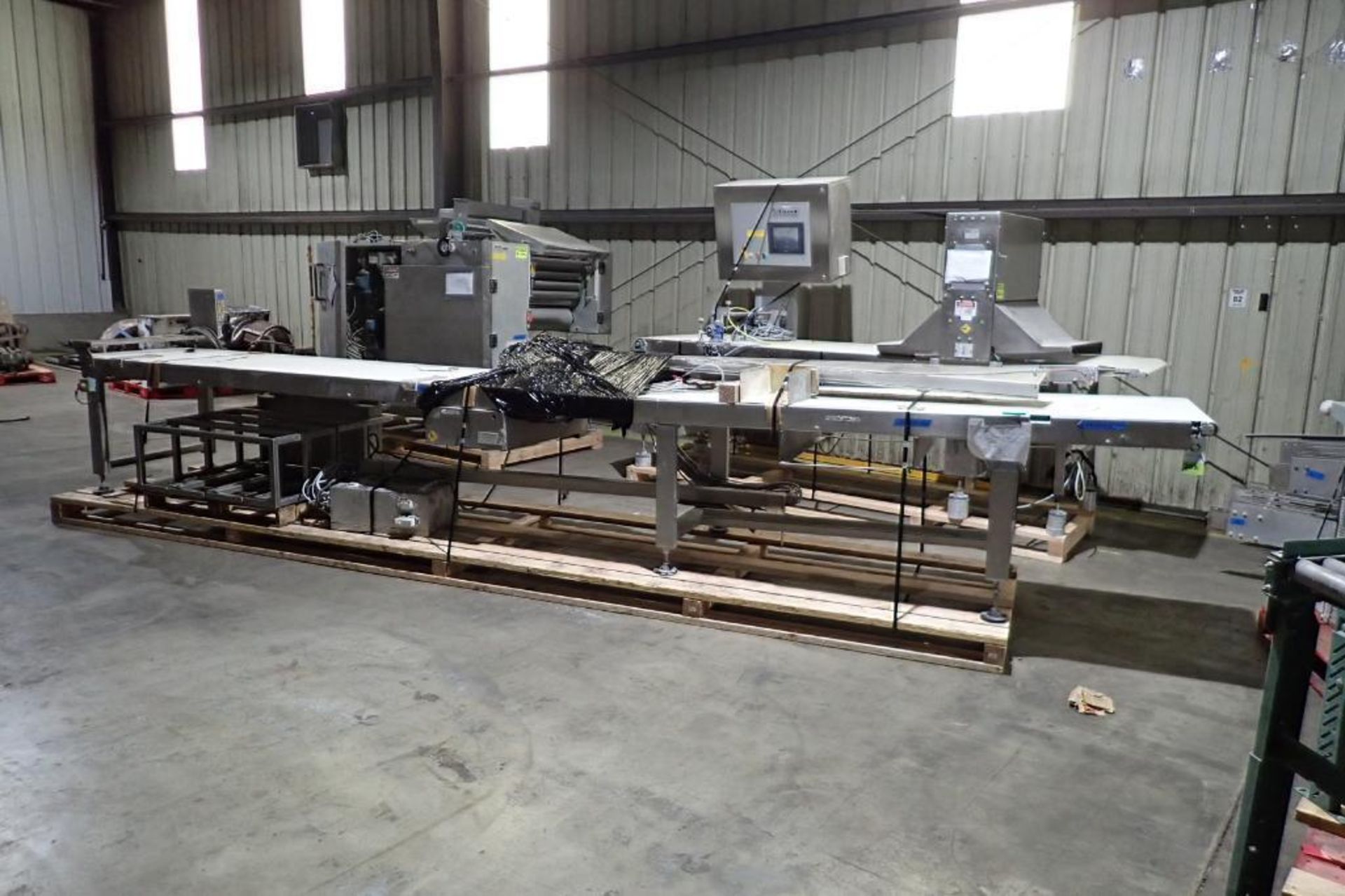 Canol makeup conveyor bed. (Located in Lodi, CA)